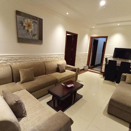 Celine Al Motamaiza Furnished Apartment Jeddah Bagian luar foto