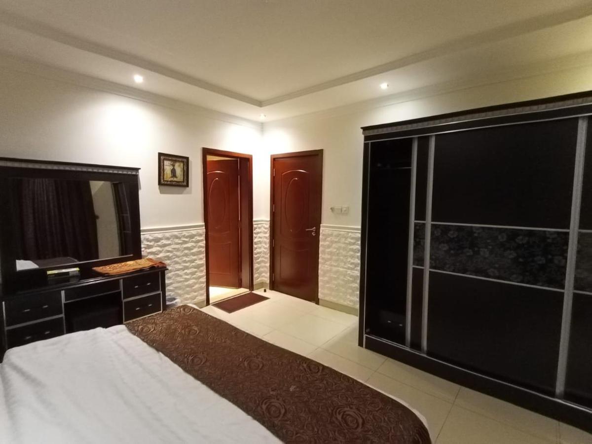 Celine Al Motamaiza Furnished Apartment Jeddah Bagian luar foto