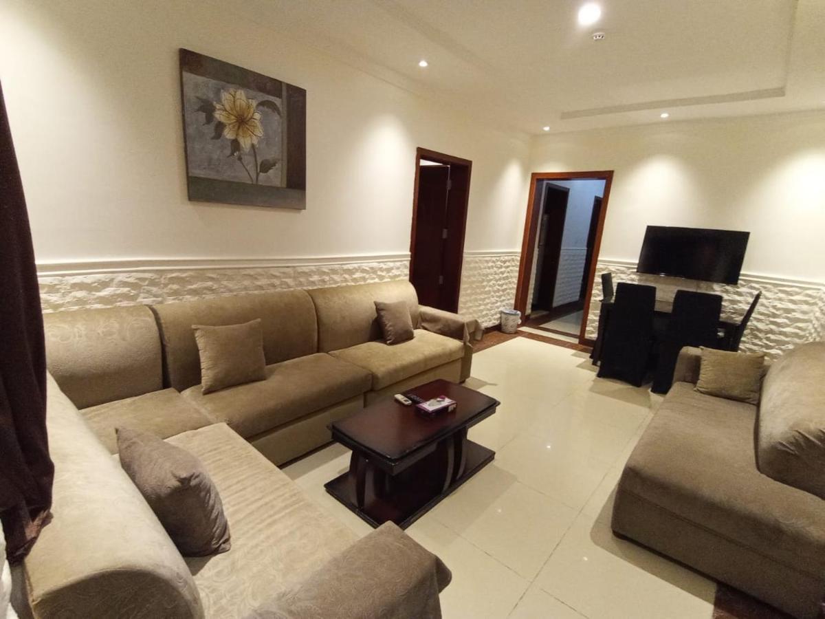 Celine Al Motamaiza Furnished Apartment Jeddah Bagian luar foto