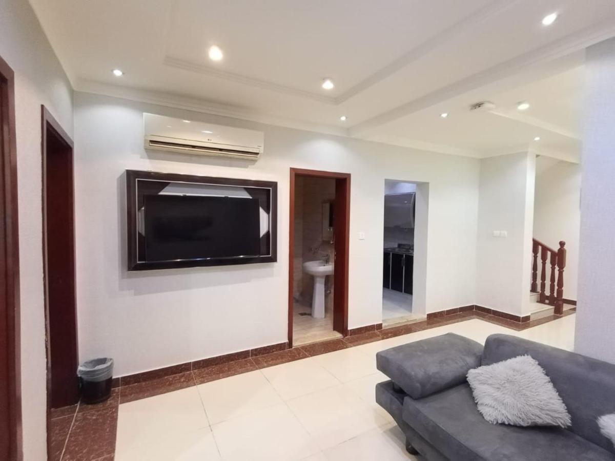 Celine Al Motamaiza Furnished Apartment Jeddah Bagian luar foto