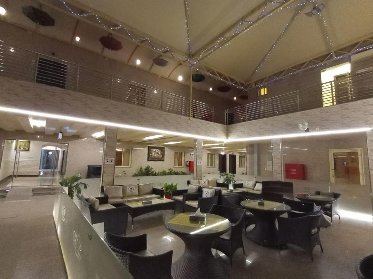 Celine Al Motamaiza Furnished Apartment Jeddah Bagian luar foto